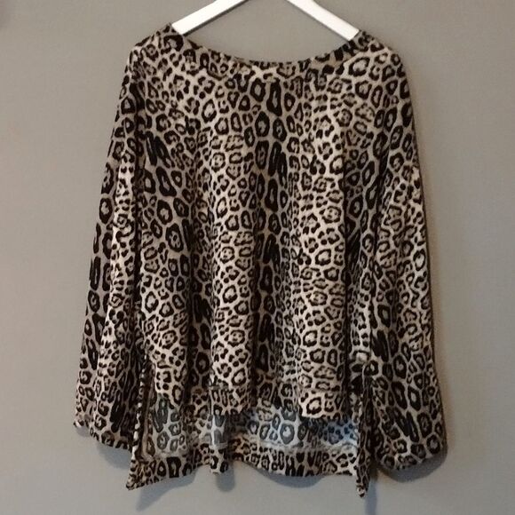 Umgee Women's Size 1XL Jaguar / Cheetah Print 3/4 Sleeve Side Slit Top - Picture 2 of 7